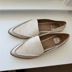 DV by Dolce Vita Women's Textured Cream Loafers